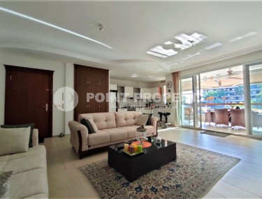 Большая, солнечная, меблированная квартира 2+1 с видом на горы, в одном из самых уютных уголков Тосмура, на набережной реки Димчай, Алания.-id-2884-фото-1