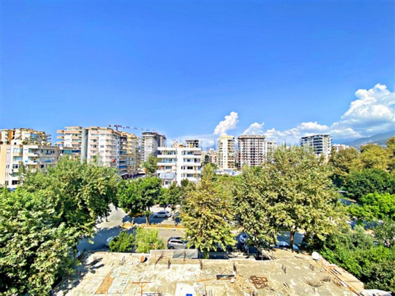 Modern 1+1 apartments on the second coastline and the main street of Mahmutlar, Alanya-id-2897-photo-11