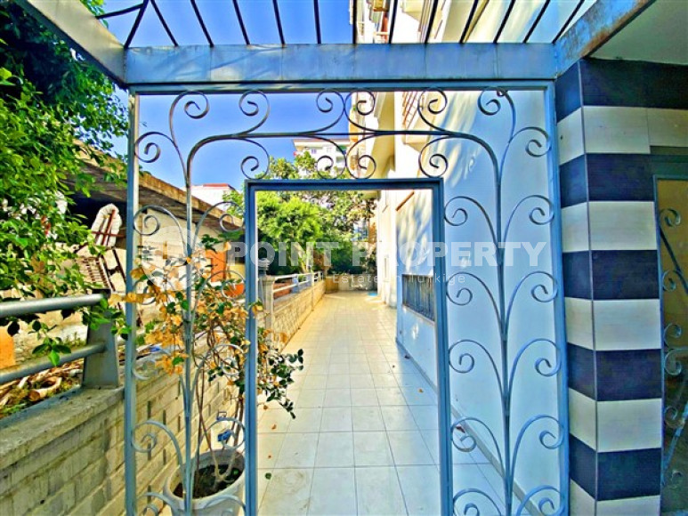 Modern 1+1 apartments on the second coastline and the main street of Mahmutlar, Alanya-id-2897-photo-24