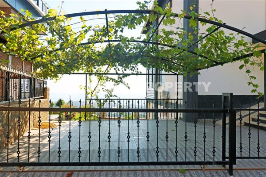 Трёхэтажная вилла в Кестеле под гражданство, с мебелью, Аланья-id-2902-фото-10