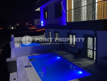 Новая вилла-дуплекс 3+1 с бассейном в Мерсине для жизни и инвестиций-id-2922-фото-3