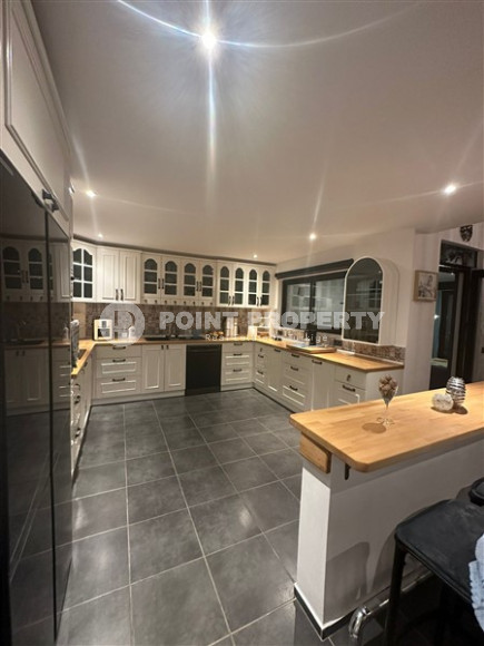 Изысканная 4+1 вилла с дизайнерским интерьером в районе Каргыджак, Аланья, большой площадью 515 м2-id-2929-фото-2