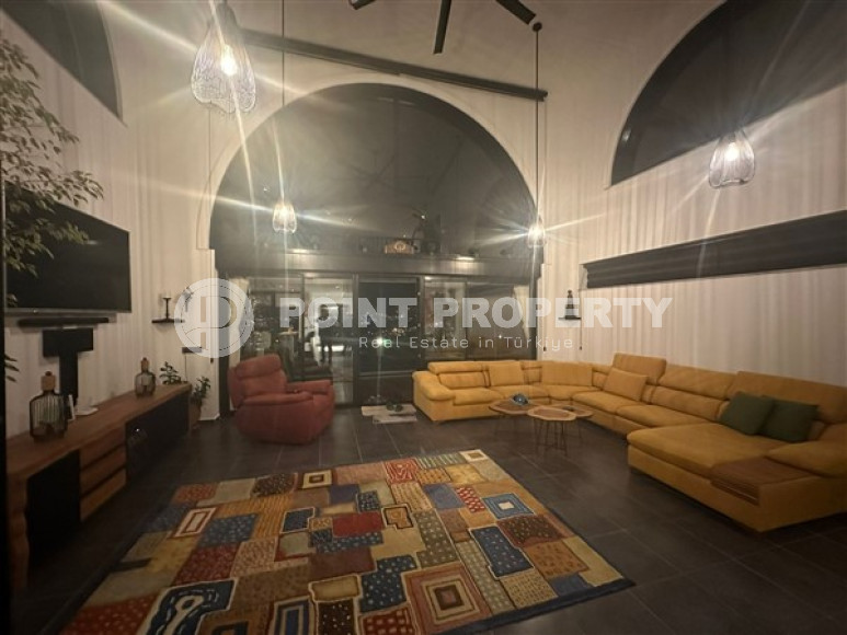 Изысканная 4+1 вилла с дизайнерским интерьером в районе Каргыджак, Аланья, большой площадью 515 м2-id-2929-фото-11