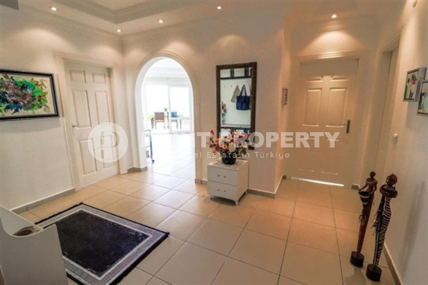 Светлая квартира 2+1 с мебелью, в доме 2005 года в районе Тосмур, Аланья, с небольшим айдатом-id-2930-фото-3