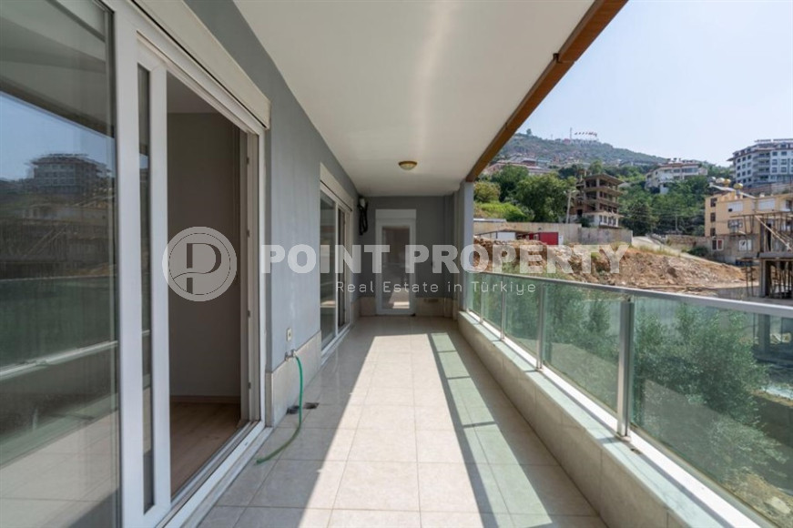 Luxury 3+1 apartment with an area of 165 m2 from the owner in the Hasbahce area, the center of Alanya, 450 meters from the historical center-id-1259-photo-2