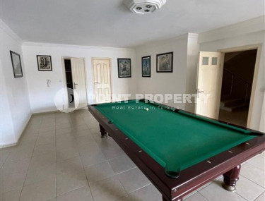 Beautiful 4+1 duplex in a high-rise complex 400 meters from the sea in the Mahmutlar area-id-2938-photo-5