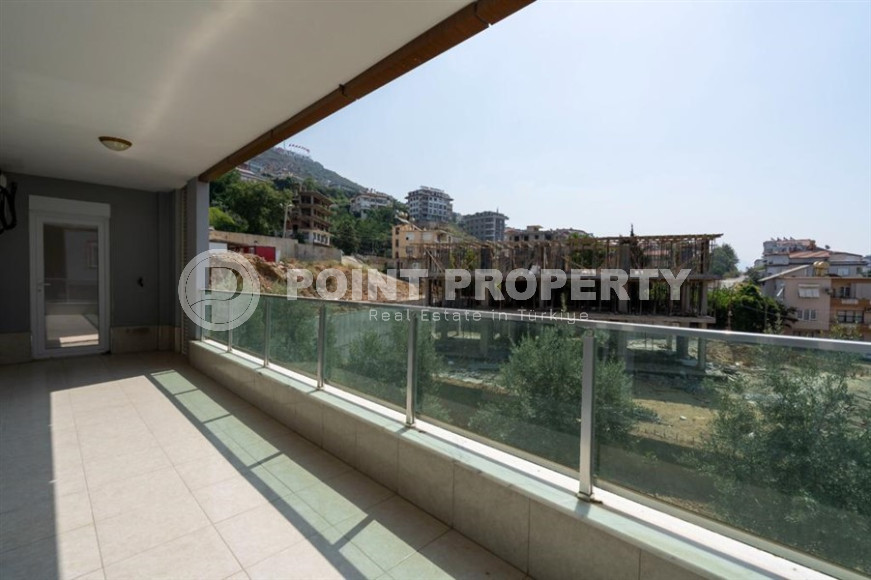 Luxury 3+1 apartment with an area of 165 m2 from the owner in the Hasbahce area, the center of Alanya, 450 meters from the historical center-id-1259-photo-4