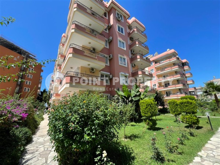 Three-room apartment 2+1 with expensive renovation on the first coastline, Mahmutlar, Alanya-id-2946-photo-4