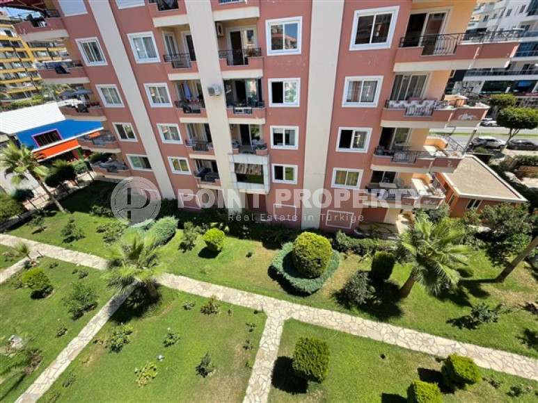 Three-room apartment 2+1 with expensive renovation on the first coastline, Mahmutlar, Alanya-id-2946-photo-8