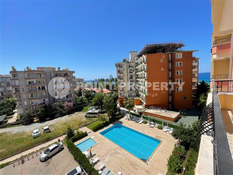 Three-room apartment 2+1 with expensive renovation on the first coastline, Mahmutlar, Alanya-id-2946-photo-19