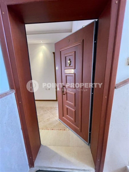 Three-room apartment 2+1 with expensive renovation on the first coastline, Mahmutlar, Alanya-id-2946-photo-23