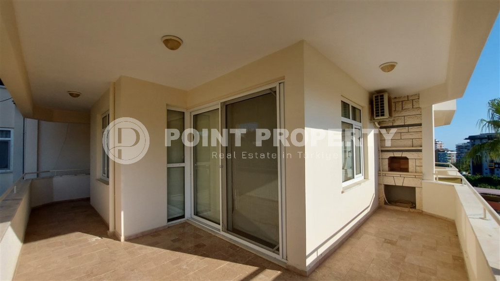 Furnished apartment 2+1, 130m², renovated and new furniture, in a well-maintained complex in Alanya - Mahmutlar-id-1260-photo-5