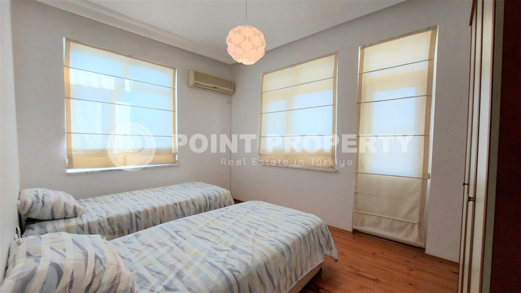 Furnished apartment 2+1, 130m², renovated and new furniture, in a well-maintained complex in Alanya - Mahmutlar-id-1260-photo-27