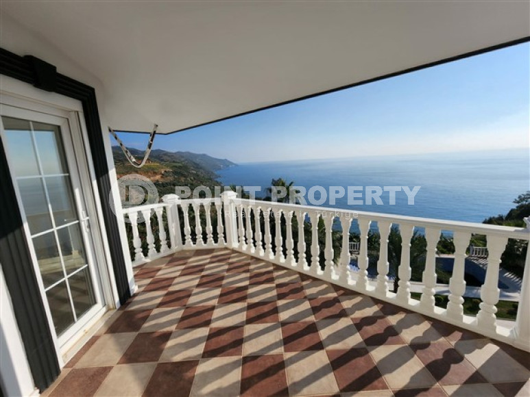 Дворцовая вилла площадью 350 м2, 2018 года постройки, в городе Газипаша-id-2963-фото-4