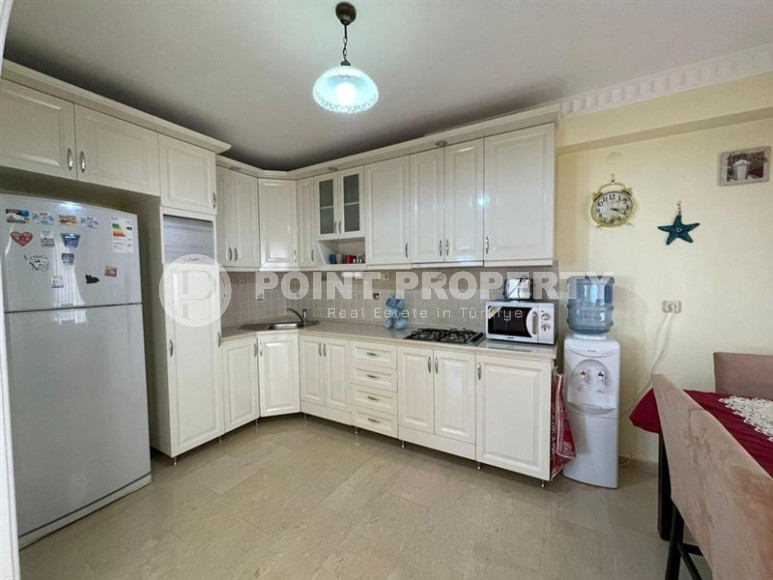 Large furnished three-room apartment, 130m², in a cozy complex on the first line in Mahmutlar-id-1262-photo-3