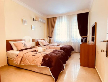 Large furnished three-room apartment, 130m², in a cozy complex on the first line in Mahmutlar-id-1262-photo-5