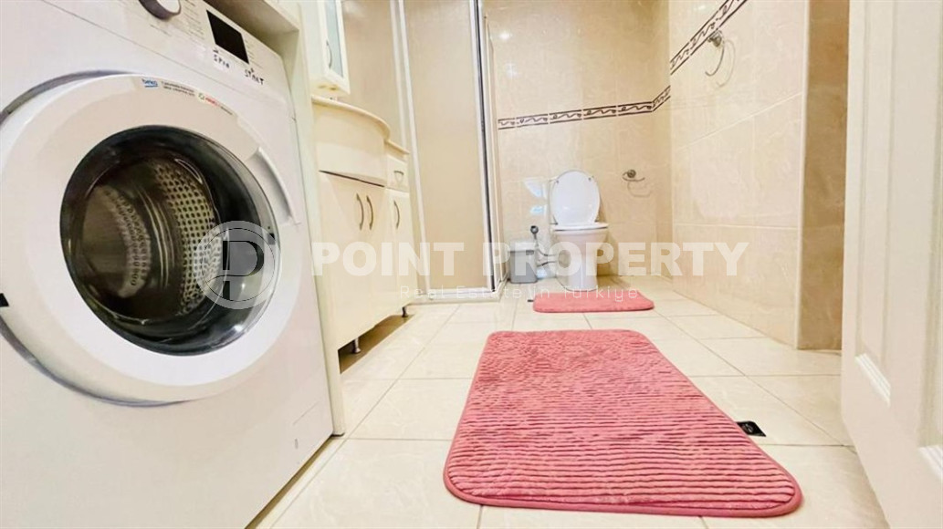 Large furnished three-room apartment, 130m², in a cozy complex on the first line in Mahmutlar-id-1262-photo-10