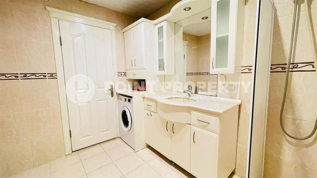 Large furnished three-room apartment, 130m², in a cozy complex on the first line in Mahmutlar-id-1262-photo-11