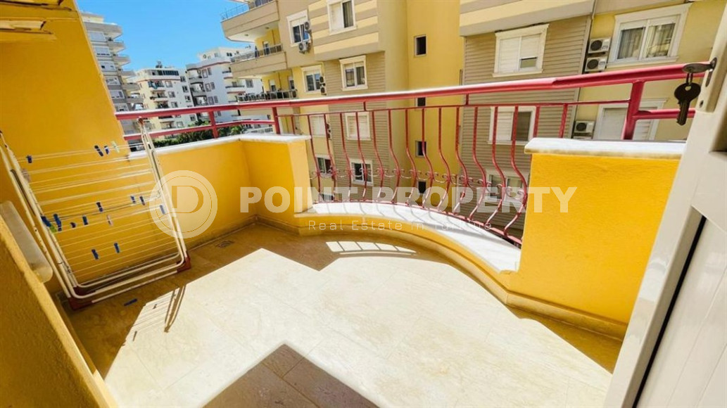 Large furnished three-room apartment, 130m², in a cozy complex on the first line in Mahmutlar-id-1262-photo-12
