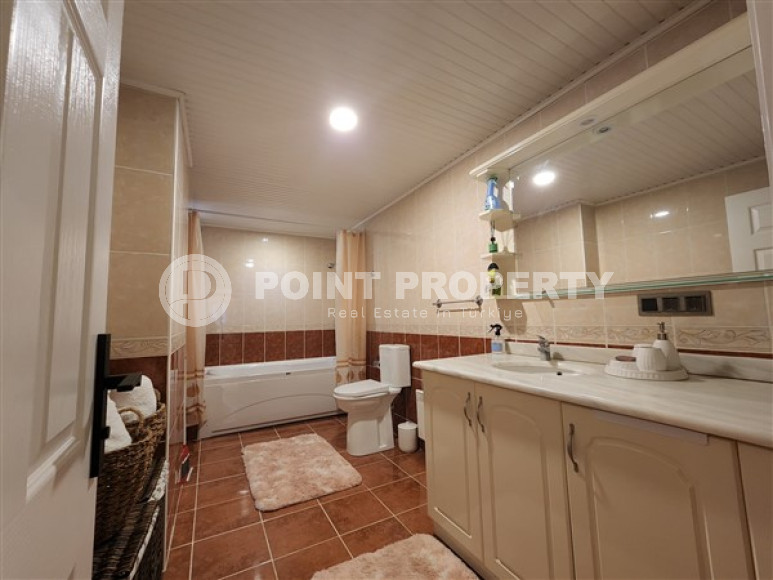 Вместительная квартира 135 м2 всего в 400 метрах от моря, район Махмутлар, Аланья-id-2966-фото-2