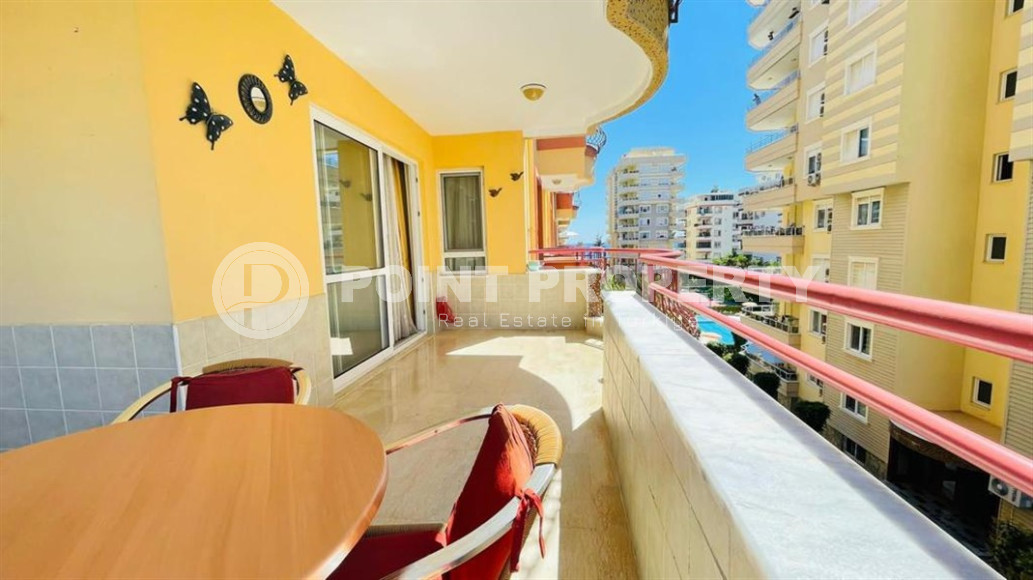 Large furnished three-room apartment, 130m², in a cozy complex on the first line in Mahmutlar-id-1262-photo-15