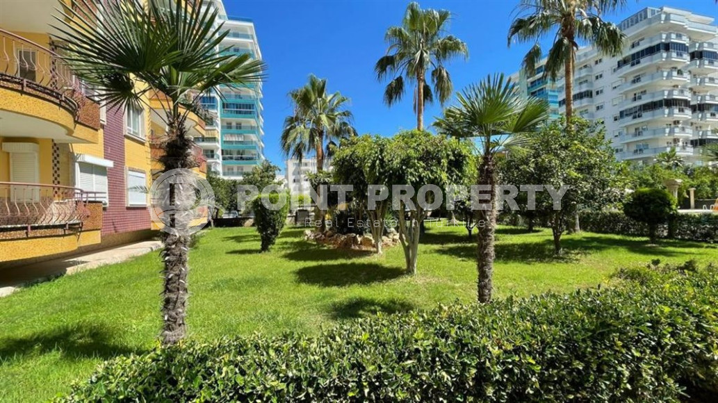 Large furnished three-room apartment, 130m², in a cozy complex on the first line in Mahmutlar-id-1262-photo-22