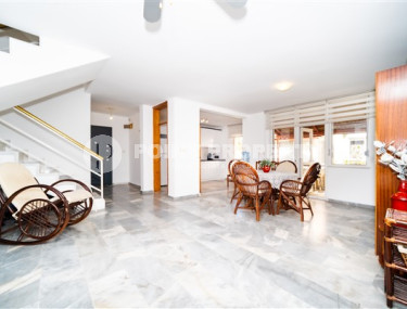 Триплексная вилла площадью 205 м2 с мебелью, район Конаклы, Аланья-id-2982-фото-2