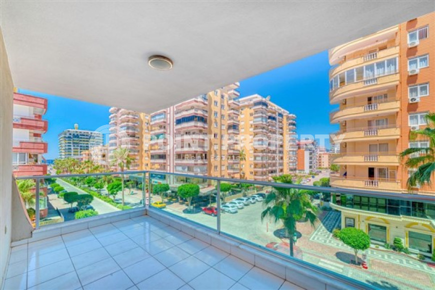 Fantastic three-room apartment of 120 m² with designer renovation, in an elite complex, Mahmutlar-id-2998-photo-11