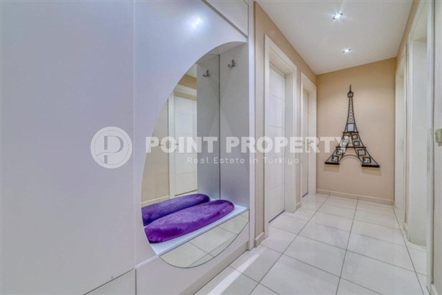 Fantastic three-room apartment of 120 m² with designer renovation, in an elite complex, Mahmutlar-id-2998-photo-25