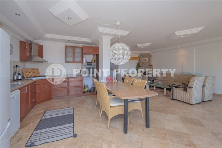 Огромная четырёхкомнатная вилла 2006 года постройки в районе Джикджилли, Аланья-id-3016-фото-4