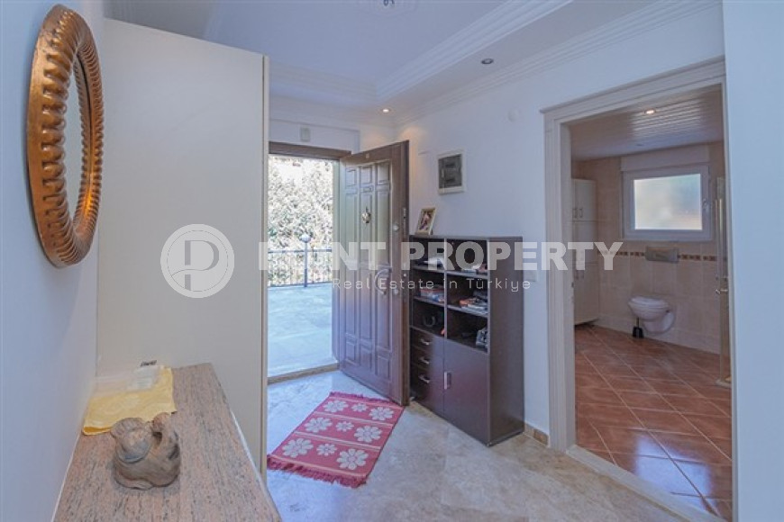 Огромная четырёхкомнатная вилла 2006 года постройки в районе Джикджилли, Аланья-id-3016-фото-5