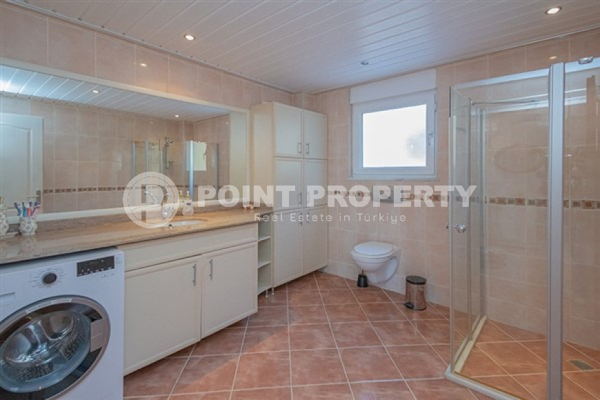 Огромная четырёхкомнатная вилла 2006 года постройки в районе Джикджилли, Аланья-id-3016-фото-6