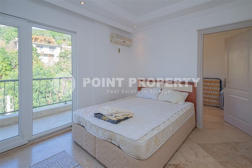 Огромная четырёхкомнатная вилла 2006 года постройки в районе Джикджилли, Аланья-id-3016-фото-7