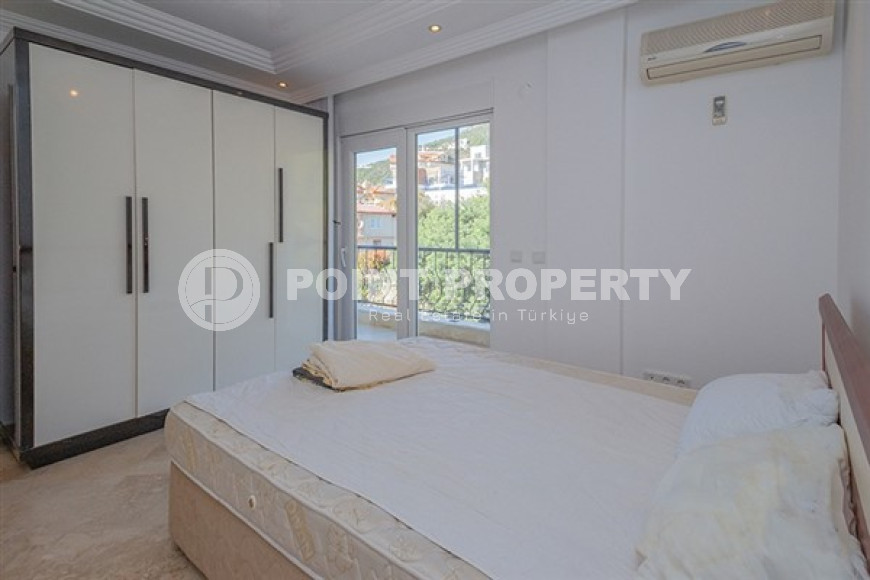 Огромная четырёхкомнатная вилла 2006 года постройки в районе Джикджилли, Аланья-id-3016-фото-8