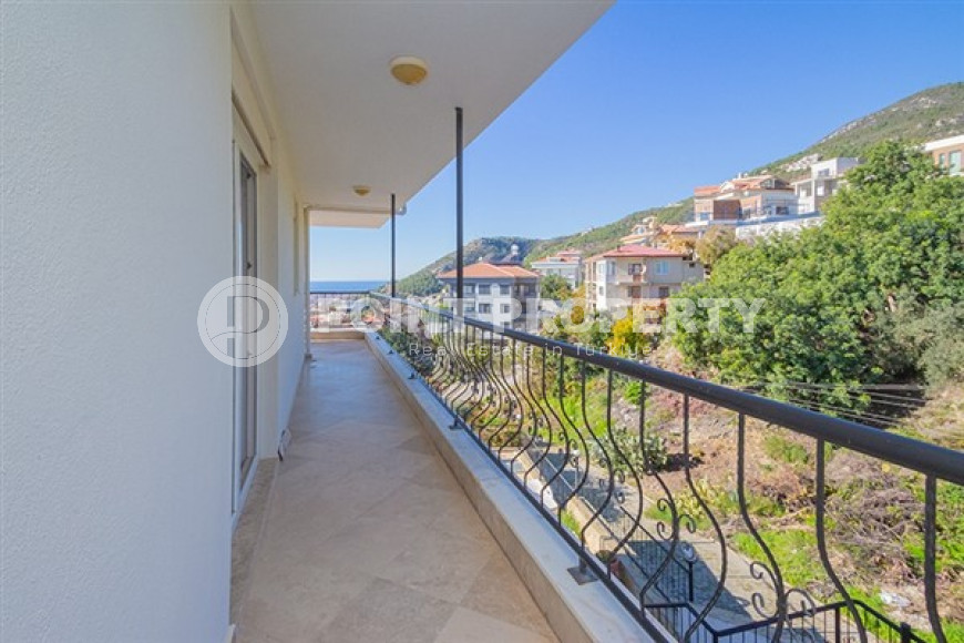 Огромная четырёхкомнатная вилла 2006 года постройки в районе Джикджилли, Аланья-id-3016-фото-9