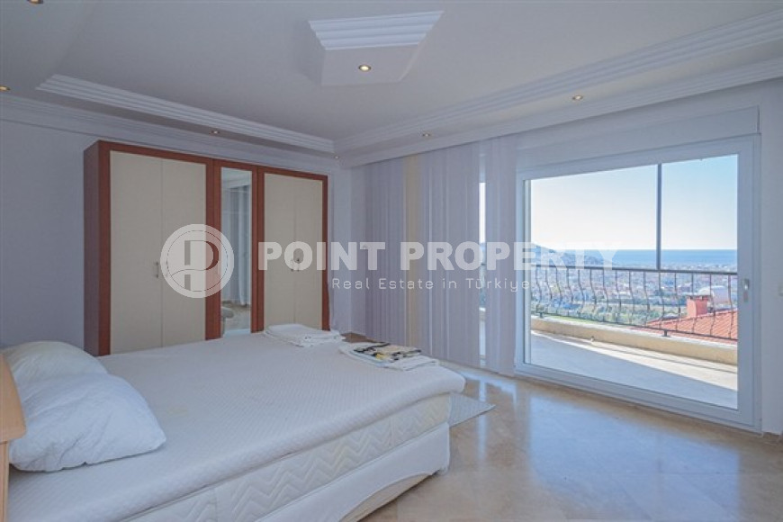 Огромная четырёхкомнатная вилла 2006 года постройки в районе Джикджилли, Аланья-id-3016-фото-11