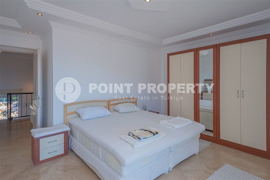 Огромная четырёхкомнатная вилла 2006 года постройки в районе Джикджилли, Аланья-id-3016-фото-12