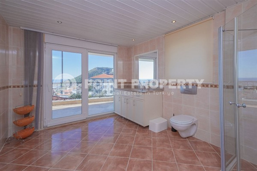 Огромная четырёхкомнатная вилла 2006 года постройки в районе Джикджилли, Аланья-id-3016-фото-21