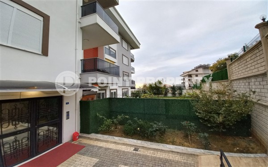 Четырёхкомнатная квартира с роскошным ремонтом и выходом в собственный сад, в районе Хасбахче, центр Аланьи-id-3018-фото-3