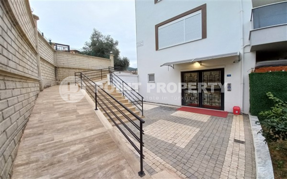 Четырёхкомнатная квартира с роскошным ремонтом и выходом в собственный сад, в районе Хасбахче, центр Аланьи-id-3018-фото-4