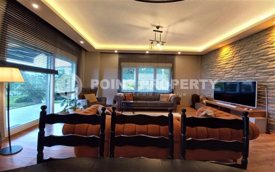 Четырёхкомнатная квартира с роскошным ремонтом и выходом в собственный сад, в районе Хасбахче, центр Аланьи-id-3018-фото-7