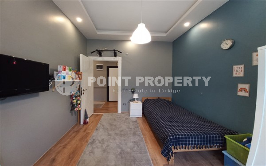 Четырёхкомнатная квартира с роскошным ремонтом и выходом в собственный сад, в районе Хасбахче, центр Аланьи-id-3018-фото-11