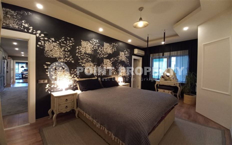 Четырёхкомнатная квартира с роскошным ремонтом и выходом в собственный сад, в районе Хасбахче, центр Аланьи-id-3018-фото-18