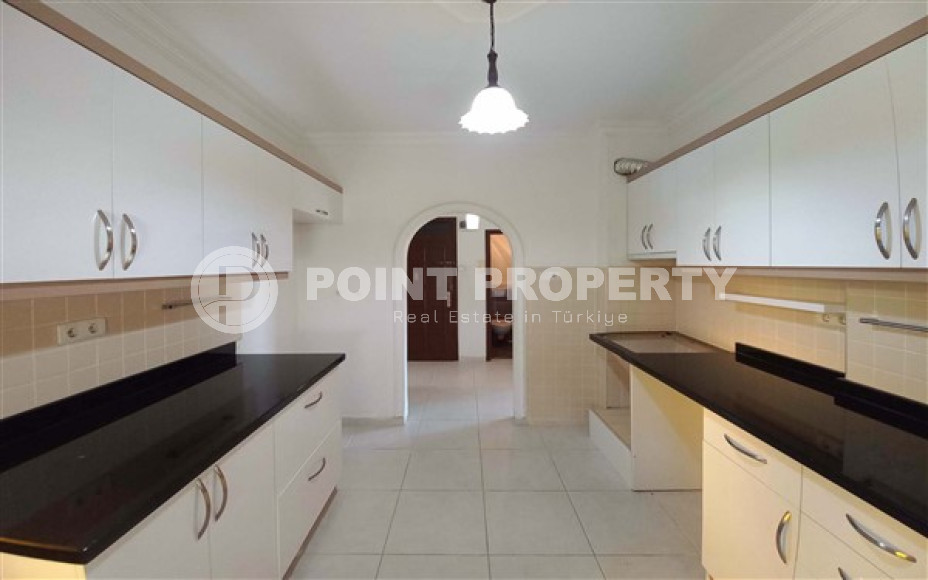 Недорогая квартира 3+1 в турецком доме в центре Аланьи, 150 метров до моря, отдельная кухня-id-3020-фото-20