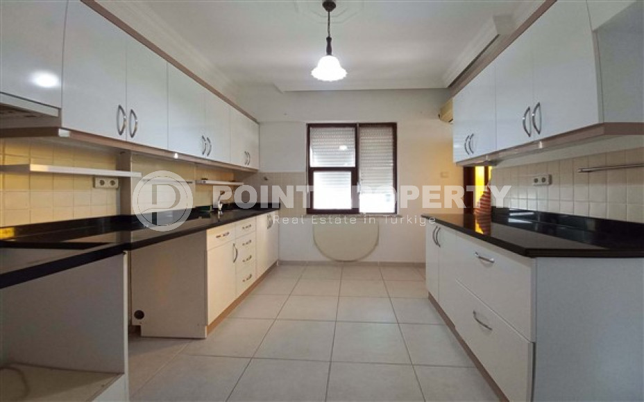 Недорогая квартира 3+1 в турецком доме в центре Аланьи, 150 метров до моря, отдельная кухня-id-3020-фото-28