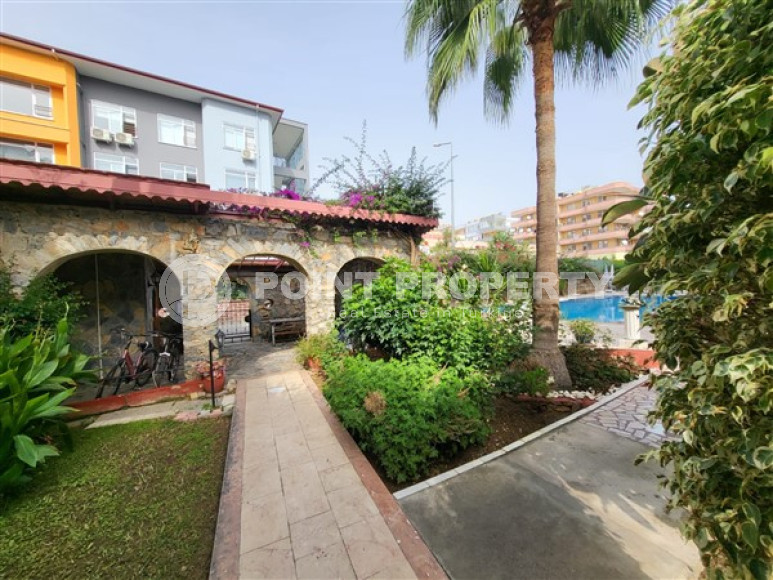 Beautiful furnished 1+1 apartment in Oba, Alanya, overlooking the pool-id-3022-photo-2