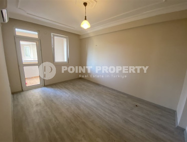 Cozy apartment of 100 m2 150 meters from the sea, Tosmur, Alanya is sold unfurnished-id-3035-photo-3