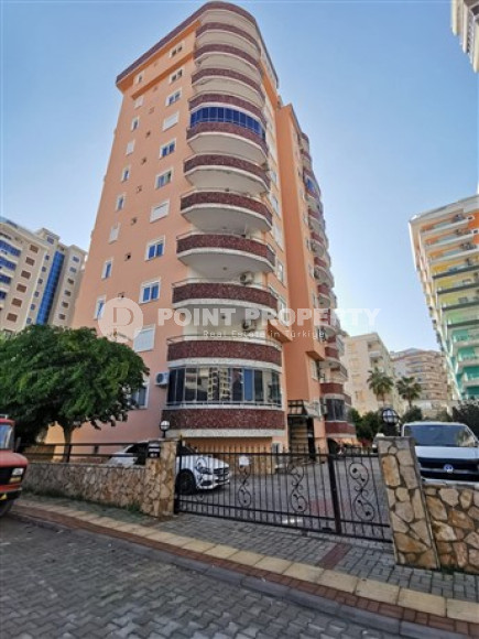 Huge five-room duplex 275 m2, 250 meters from the sea, Mahmutlar, Alanya-id-3040-photo-2