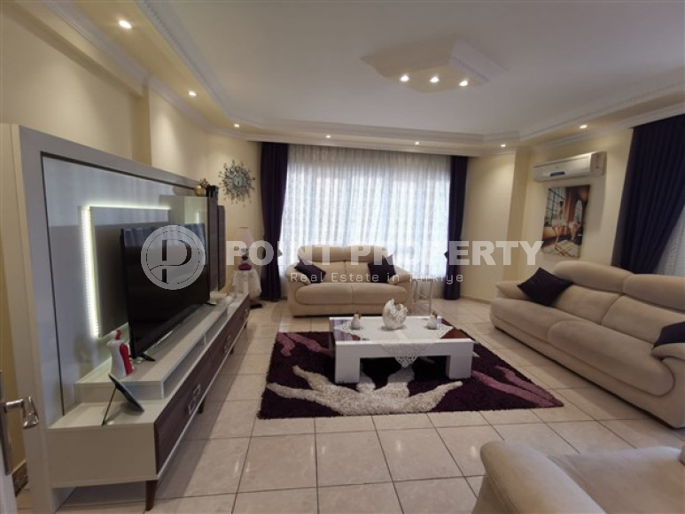 Huge five-room duplex 275 m2, 250 meters from the sea, Mahmutlar, Alanya-id-3040-photo-9
