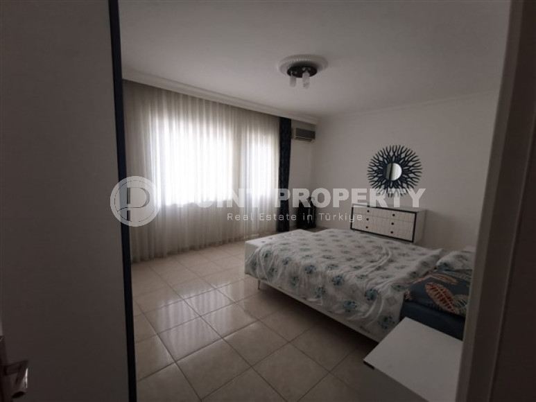 Huge five-room duplex 275 m2, 250 meters from the sea, Mahmutlar, Alanya-id-3040-photo-11